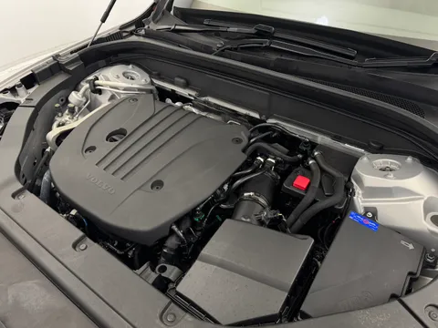 RA74LOH Volvo XC60 2.0 B5P Plus Dark 5dr AWD Geartronic Thumbnail #31