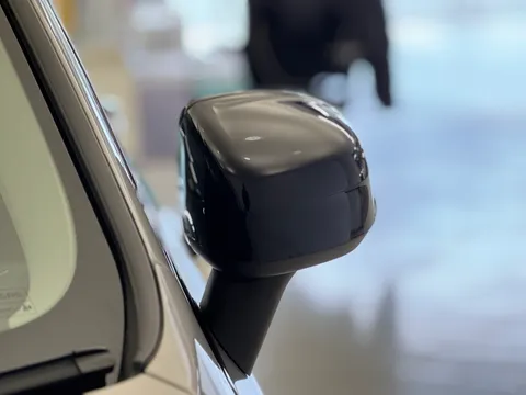 RA74LOH Volvo XC60 2.0 B5P Plus Dark 5dr AWD Geartronic Thumbnail #33