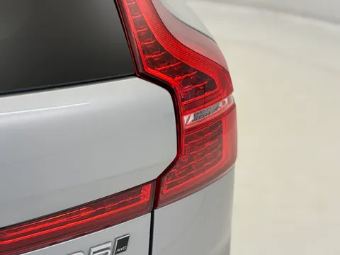 RA74LOH Volvo XC60 2.0 B5P Plus Dark 5dr AWD Geartronic Thumbnail #35