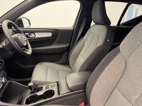 RE25LBL Volvo XC40 2.0 B3P Core 5dr Auto Thumbnail #12