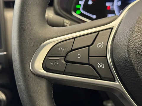 DY73NWU Renault Clio 1.0 TCe 90 Evolution 5dr Thumbnail #19