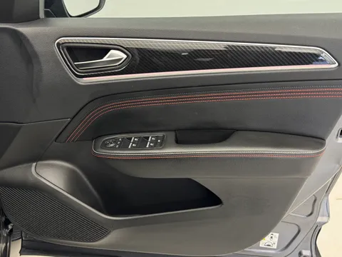 18 of 35 for Renault ARKANA 1.3 Mild hybrid 140 R.S. Line 5dr EDC