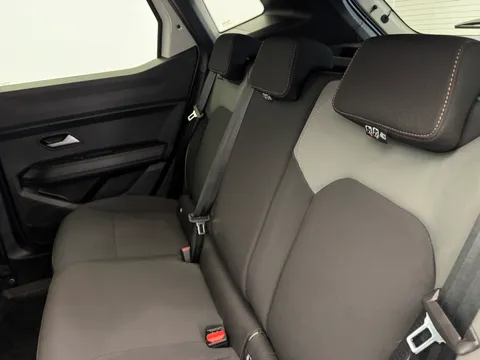 DS74ORP Dacia Duster 1.2 TCe 130 Extreme 5dr 4X4 Thumbnail #10