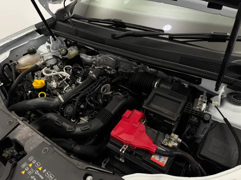 DV22JWJ Dacia Duster 1.3 TCe 150 Comfort 5dr EDC Thumbnail #27