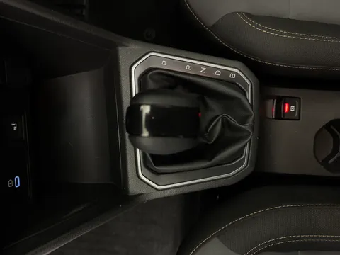 DL25WWY Dacia Jogger 1.6 HEV Extreme 5dr Auto Thumbnail #18