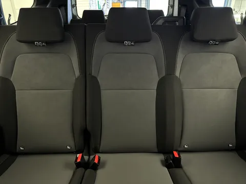 DL25WWY Dacia Jogger 1.6 HEV Extreme 5dr Auto Thumbnail #19