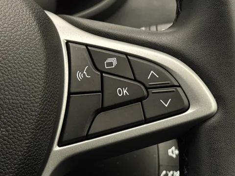 DL25WWY Dacia Jogger 1.6 HEV Extreme 5dr Auto Thumbnail #23