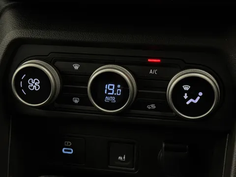 DL25WWY Dacia Jogger 1.6 HEV Extreme 5dr Auto Thumbnail #28