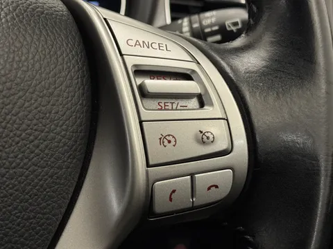 23 of 34 for Nissan Pulsar 1.2 DiG-T Tekna 5dr