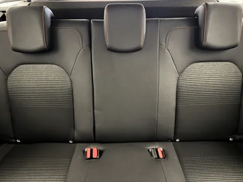 DL22KPV Dacia Duster 1.3 TCe 150 Extreme SE 5dr EDC Thumbnail #16