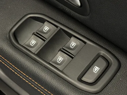 DL22KPV Dacia Duster 1.3 TCe 150 Extreme SE 5dr EDC Thumbnail #19