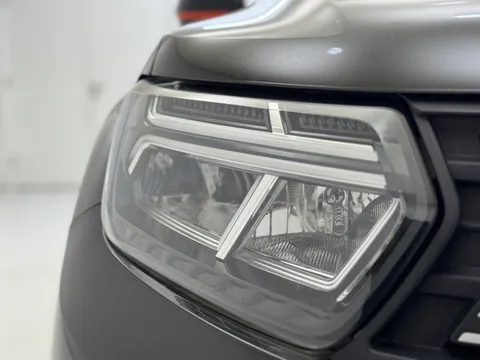 DL22KPV Dacia Duster 1.3 TCe 150 Extreme SE 5dr EDC Thumbnail #31