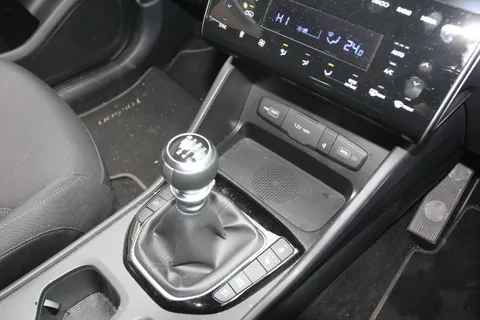 DE23VRK Hyundai Tucson 1.6 TGDi Premium 5dr 2WD Thumbnail #26