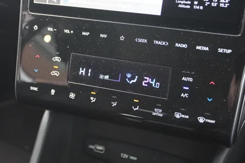 DE23VRK Hyundai Tucson 1.6 TGDi Premium 5dr 2WD Thumbnail #29