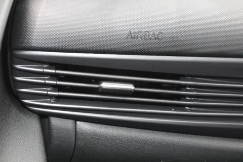 DE73YKH Hyundai i20 1.0T GDi Premium 5dr DCT Thumbnail #14