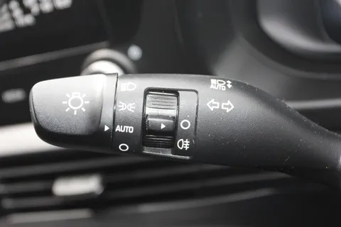 DE73YKH Hyundai i20 1.0T GDi Premium 5dr DCT Thumbnail #23