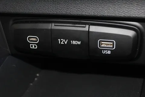 DE73YKH Hyundai i20 1.0T GDi Premium 5dr DCT Thumbnail #27