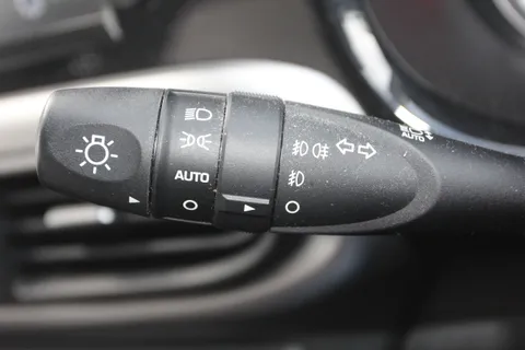 DG20KYE Hyundai i10 1.2 MPi Premium 5dr Thumbnail #19