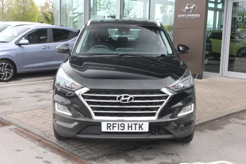 RF19HTK Hyundai Tucson 1.6 GDi Premium 5dr 2WD Thumbnail #2