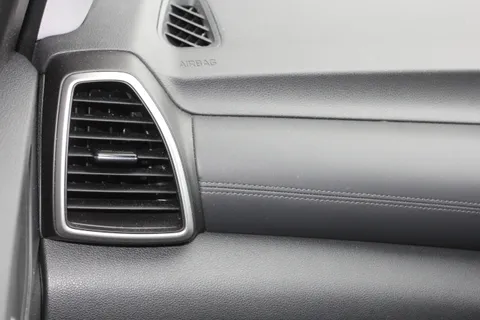 RF19HTK Hyundai Tucson 1.6 GDi Premium 5dr 2WD Thumbnail #13