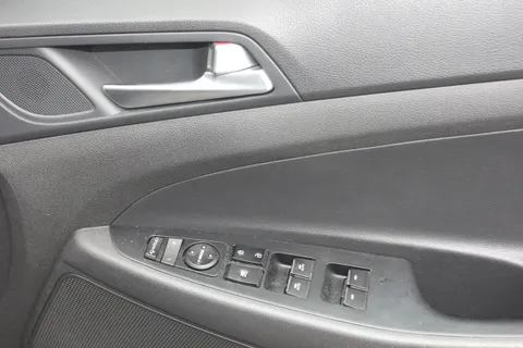 RF19HTK Hyundai Tucson 1.6 GDi Premium 5dr 2WD Thumbnail #18