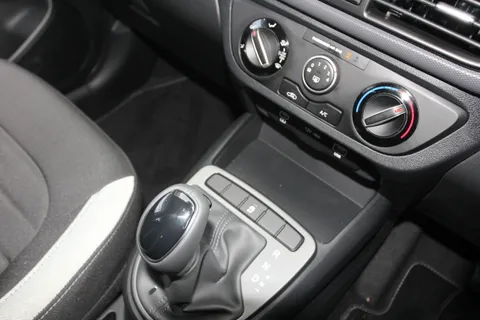 MT26OKH Hyundai i10 1.0 [63] Advance 5dr Auto [Nav] Thumbnail #23