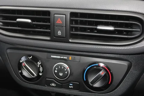 MV26WTU Hyundai i10 1.0 [63] Advance 5dr Auto [Nav] Thumbnail #25