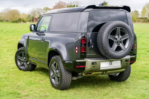 HN25ABK Land Rover Defender 3.0 D250 Hard Top X-Dynamic SE Auto Thumbnail #8