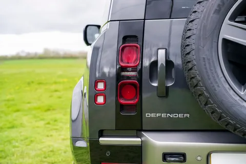 HN25ABK Land Rover Defender 3.0 D250 Hard Top X-Dynamic SE Auto Thumbnail #11