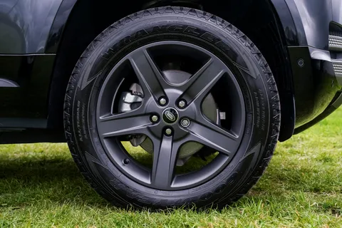 HN25ABK Land Rover Defender 3.0 D250 Hard Top X-Dynamic SE Auto Thumbnail #34