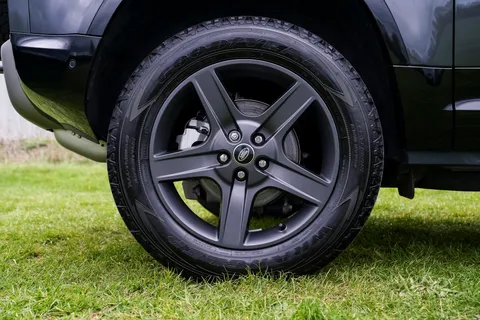 HN25ABK Land Rover Defender 3.0 D250 Hard Top X-Dynamic SE Auto Thumbnail #35