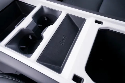 HN25ABK Land Rover Defender 3.0 D250 Hard Top X-Dynamic SE Auto Thumbnail #52