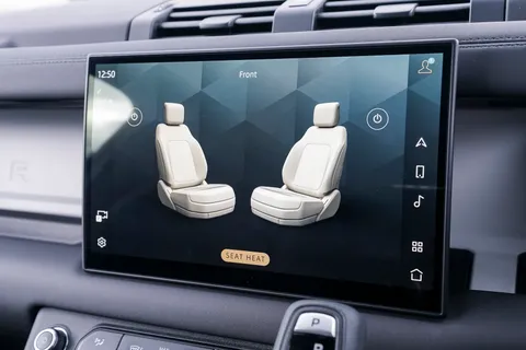 HN25ABK Land Rover Defender 3.0 D250 Hard Top X-Dynamic SE Auto Thumbnail #64