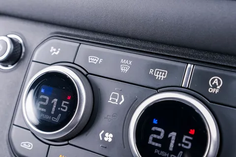 HN25ABK Land Rover Defender 3.0 D250 Hard Top X-Dynamic SE Auto Thumbnail #70