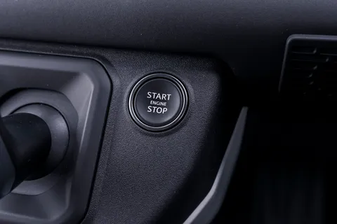 HN25ABK Land Rover Defender 3.0 D250 Hard Top X-Dynamic SE Auto Thumbnail #71