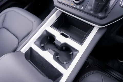 HN25ABK Land Rover Defender 3.0 D250 Hard Top X-Dynamic SE Auto Thumbnail #72