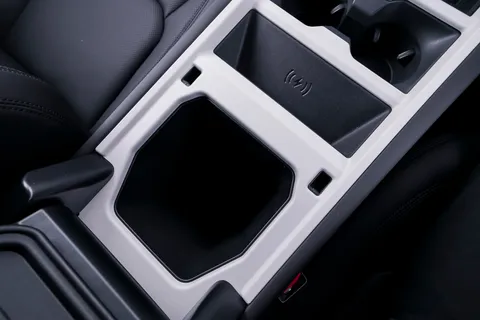 HN25ABK Land Rover Defender 3.0 D250 Hard Top X-Dynamic SE Auto Thumbnail #73