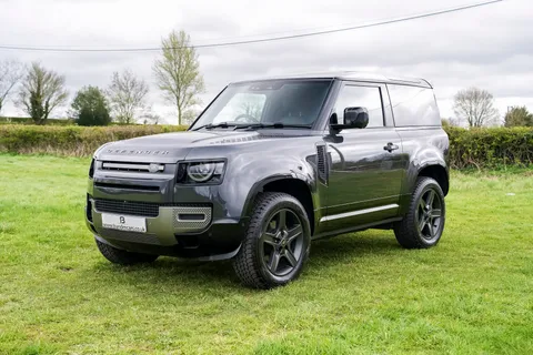 HN25ABK Land Rover Defender 3.0 D250 Hard Top X-Dynamic SE Auto Thumbnail #25
