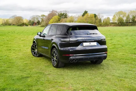 YT68VKH Porsche Cayenne Turbo 5dr Tiptronic S Thumbnail #15