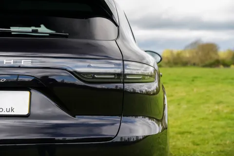 YT68VKH Porsche Cayenne Turbo 5dr Tiptronic S Thumbnail #22