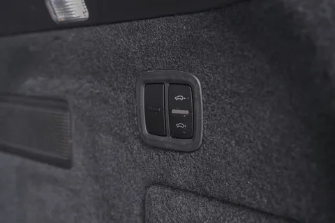 YT68VKH Porsche Cayenne Turbo 5dr Tiptronic S Thumbnail #35