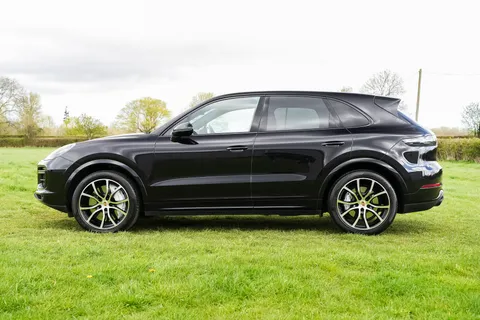YT68VKH Porsche Cayenne Turbo 5dr Tiptronic S Thumbnail #16
