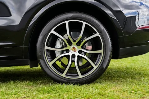 YT68VKH Porsche Cayenne Turbo 5dr Tiptronic S Thumbnail #36