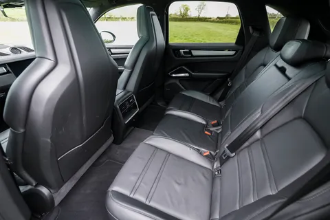 YT68VKH Porsche Cayenne Turbo 5dr Tiptronic S Thumbnail #45