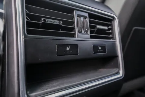 YT68VKH Porsche Cayenne Turbo 5dr Tiptronic S Thumbnail #49