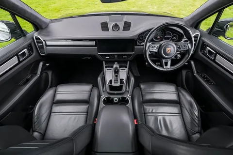 YT68VKH Porsche Cayenne Turbo 5dr Tiptronic S Thumbnail #52