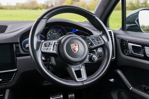 YT68VKH Porsche Cayenne Turbo 5dr Tiptronic S Thumbnail #54