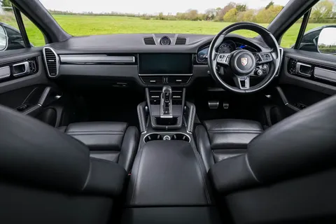 YT68VKH Porsche Cayenne Turbo 5dr Tiptronic S Thumbnail #56