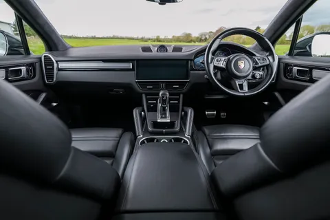 YT68VKH Porsche Cayenne Turbo 5dr Tiptronic S Thumbnail #57