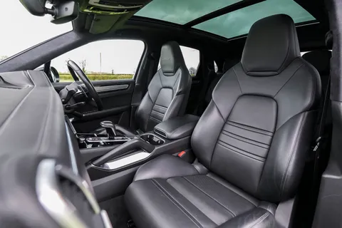 YT68VKH Porsche Cayenne Turbo 5dr Tiptronic S Thumbnail #59